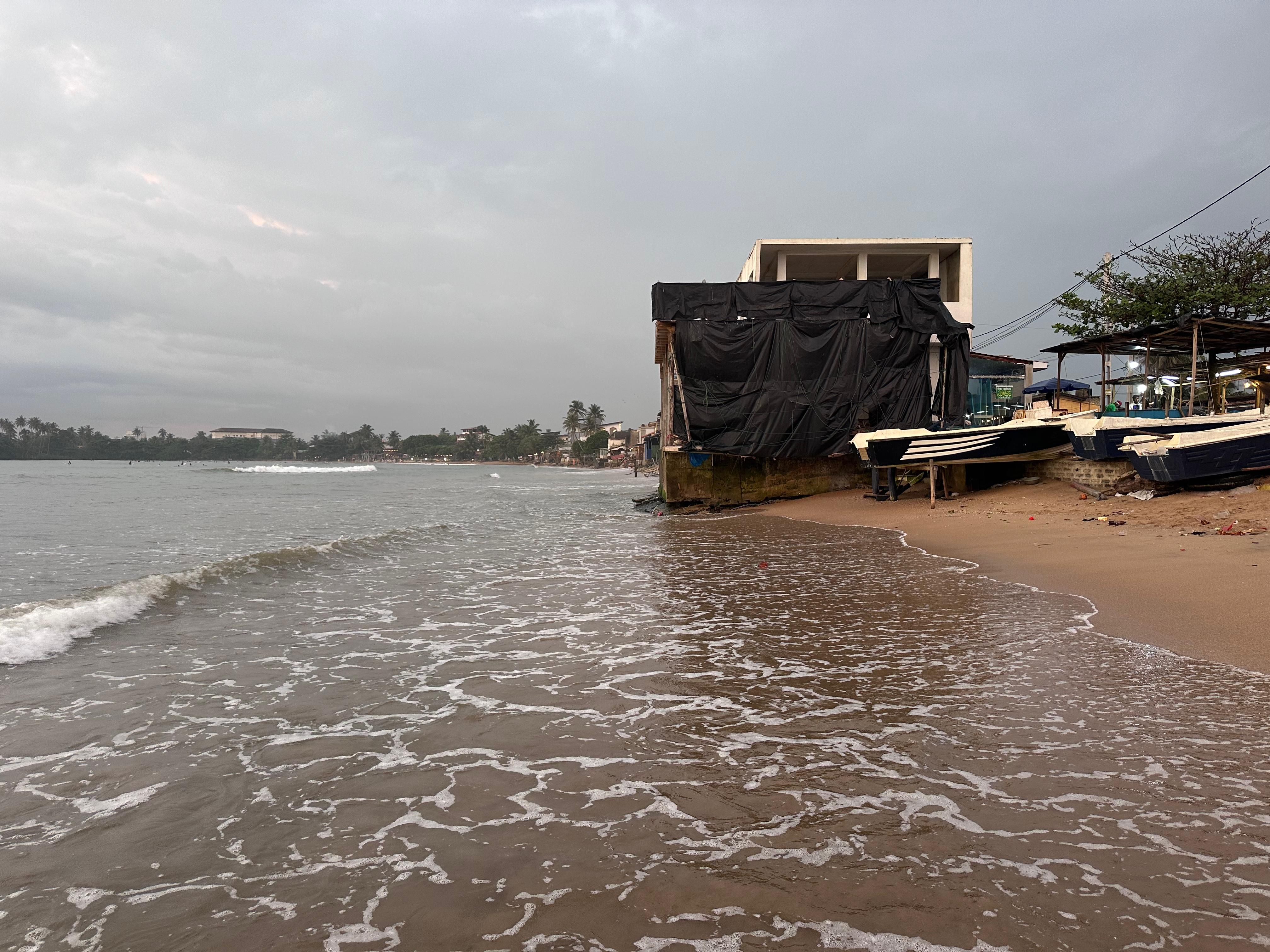 Сёрфинг в Девате: вид с правой части пляжа на центральную